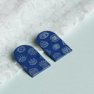 "All EYES on you"stud - Kala Curry