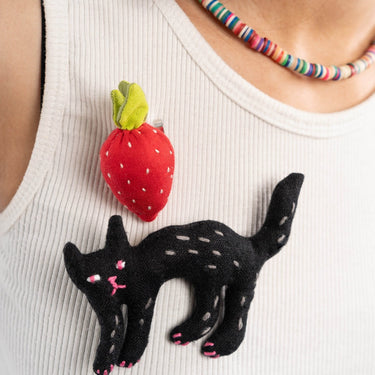 NEIGHBOURHOOD BILLI CHAKHNA 🐾