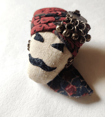 Red Turban - Maldhari Man Brooch - Kala Curry