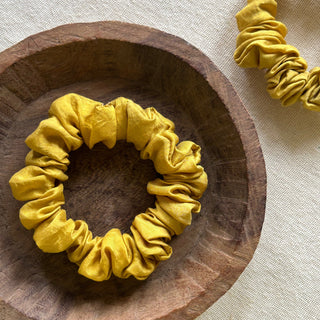 Small Grass Silk Scrunchie - Kala Curry