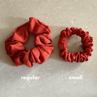 Small Grass Silk Scrunchie - Kala Curry