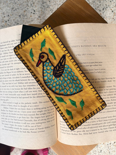 Threaded Swan Bookmark - Kala Curry